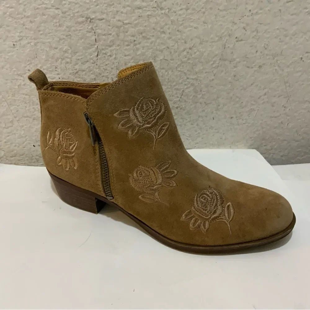 Lucky Brand Women’s Size 7.5 Basel Ankle Bootie Tan Suede Embroidered Roses